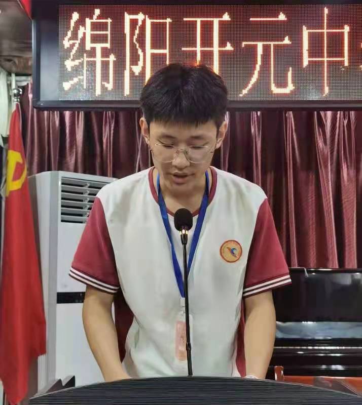 团委副书记:刘欣蔚学生会主席:丁渝川学生会副主席:沈星晔,毕任米莎