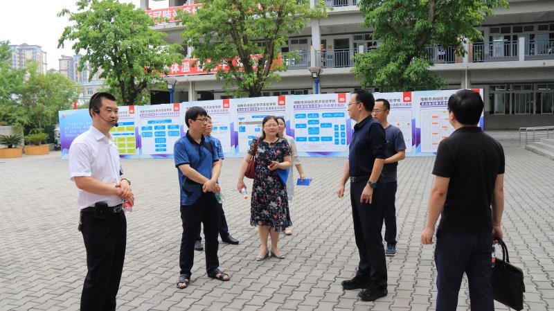 赖长春所长认为,绵阳市游仙区慈济实验学校用先进的教育理念,立足实际